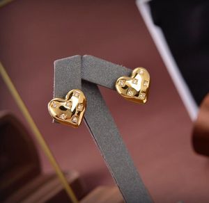 Brand brillant amour coeur oreille boucles femmes filles Crystal 18k Gold plaqué en laiton d'oreilles oreille de haute qualité Designer Eart Stus