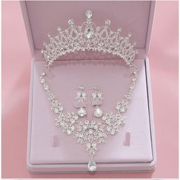 Conjuntos de joyas de boda nupcial brillante Tiaras de cristal y collar de diamantes de imitación de la corona Pendientes de gota para el banquete de boda Quinceañera Ocasión formal