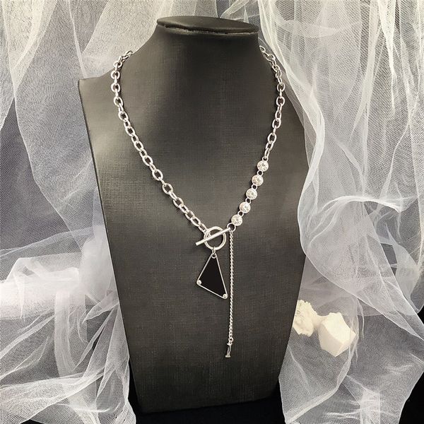 Brillante diamante carta colgante collares diseñador triángulo hip hop collar mujeres cristal metal cadena collar regalo