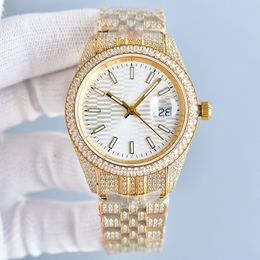 Watch Diamond Watch brillant Men de luxe montre 42 mm Mouvement Sapphire Designer Watches 904L Bracelet en diamant Boucle pliante