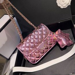 Bolso de hombro de diseñador para mujer de charol rosa brillante con monedero de estrella Solapa clásica Hardware de metal dorado Cadena Matelasse 20x13 cm 2 en 1 Bolso cruzado de 4 colores