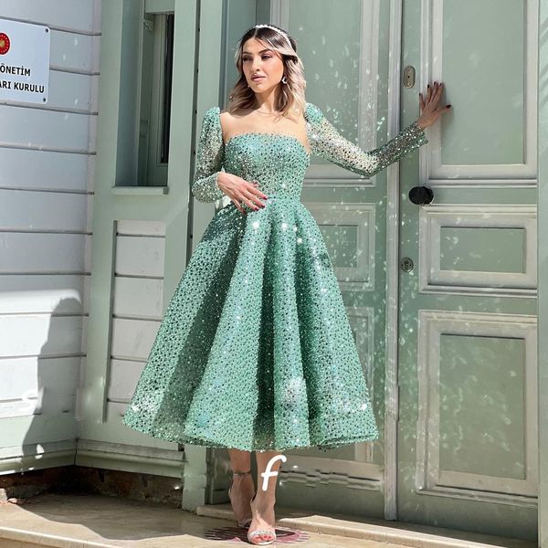 Robe de bal à paillettes brillantes, longueur thé, col transparent, manches longues, perles, robe de soirée formelle, plissée, courte, pour occasions spéciales