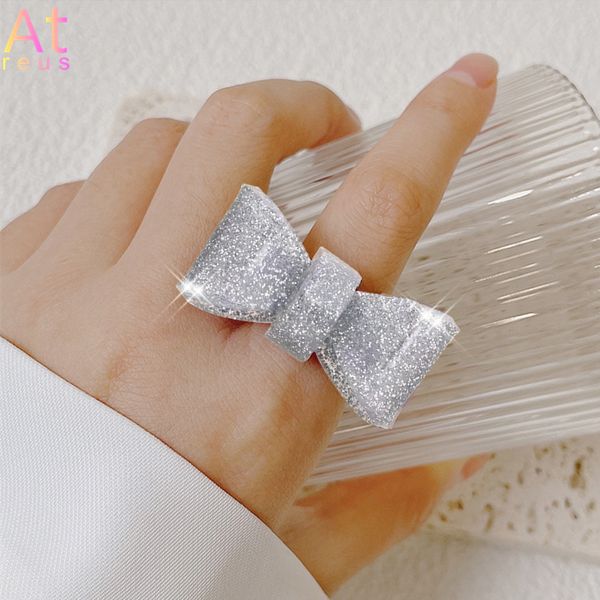 Anillos abiertos de resina grande con polvo de purpurina de Color plateado brillante para mujer, anillo de dedo con lazo Simple, ajuste de acrílico, joyería de moda para fiesta