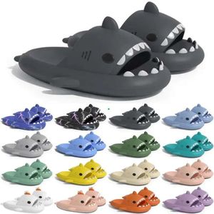 Expédition des glissades gratuites Designer One Shark Sandal Slipper for Gai Sandals Pantoufle Mules Men Women Slippers Trainers Flip Flops Sandles Color36 667 WO S 839 S D SA A E22