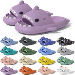 Verzendglaasjes gratis ene haaienontwerper sandaalslipper voor gai sandalen pantoufle muilezels mannen dames slippers trainers slippers sandles color32 59 wo s