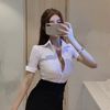 Chemises pour femmes Crop V cou supérieur blanc T-shirt coréen Mode Femmes Tops et Blouses Fashion Femmes Button Up Shirt 210317