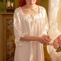 Chemises féminines Lolita Dress carré collier princesse somnifères vintage Ruffle lâche de nuit.
