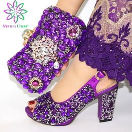 Chaussure et sac assorti pour le Nigeria Slip on Slip on Shoes for Women Mesdames Italian Shoes and Bag Ensemble décoré de strass 240509