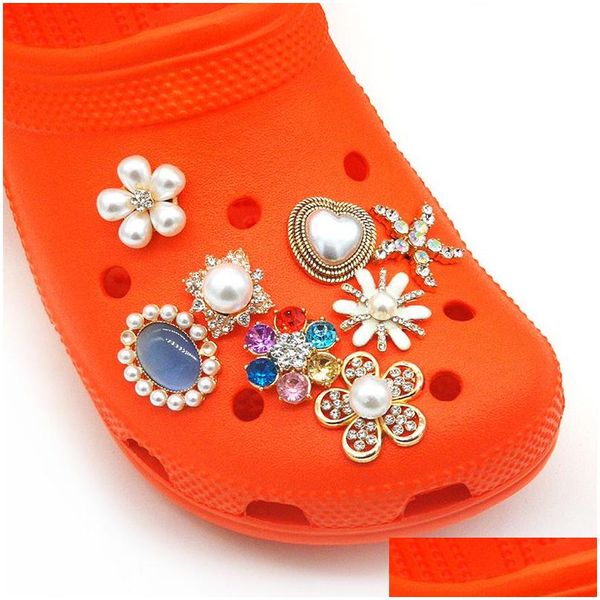 Accessoires de pièces de chaussures 2022 Nouveau concepteur de charmes de sabots en métal pour les décorations Golden Fashion Love Accessoires de chaussures Chaussures Charm Ornement Dhxfr