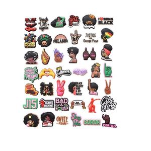 Pièces de chaussures Accessoires Black Girls Boys Cartoon PVC Chaussures Charm Boucles Action Figure Fit Bracelets Croc Jibz Bracelet Bouton Kid Dht0K