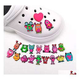 Piezas de zapatos Accesorios Encantos Venta al por mayor Recuerdos de la infancia Monstruo lindo Día de San Valentín Dibujos animados Croc Pvc Decoración Hebilla Frotar suave Dh5Ry