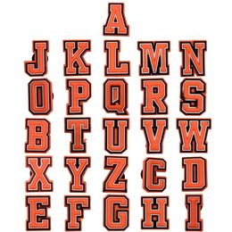Schoenonderdelen accessoires aangepaste ontwerper 26 alfabet letters oranje kleurlogo verstopte gespen pvc charms luxe druppel levering othix