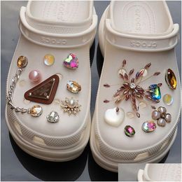 Accessoires de pièces de chaussures bijoux diy pour chaussures chaînes Designer Girl Gift Decaration Metal Metal Butterfly Rivet Charms Clog Drop Dev Dh8sp