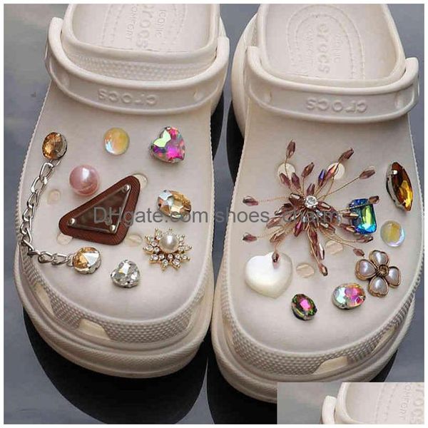 Chaussures Pièces Accessoires Diy Bijoux Chaussures Chaînes Designer Strass Fille Cadeau Perle Decaration Métal Papillon Rivet Charmes Pour Cr Dheuy