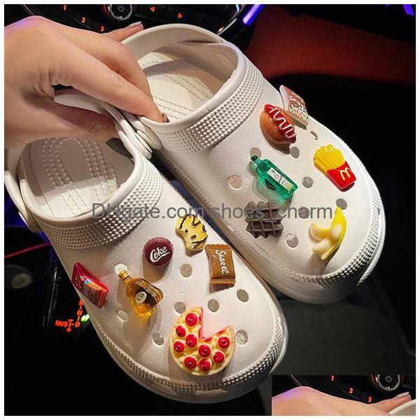 Pièces de chaussures Accessoires Chien Pizza Frites Nourriture et vin Charmes Fit Croc Jouet Cadeaux Pantoufle Fête Noël Bricolage Boucle Décoration Drop Deliv Dhewa