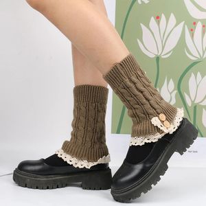 Accessoires de pièces de chaussures Câble à double bouton Tricoté Manchette de démarrage Jambière courte Chaussettes de démarrage pour femmes Garniture en dentelle tricotée Accessoires de bottes de mode 231218