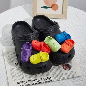 Pièces de chaussures Accessoires Mode Diskon Besar Croc Jimat Desainer Lucu Semua Cocok Pesona Sepatu Mini untuk Multiwarna Taman Gesper Indah Kualitas 230329