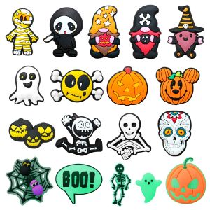 Pièces de chaussures Accessoires L Halloween Croc Charms Bk Skl Pumpkin Clog Sandals Décoration Pins Glowing Kids Boy Girl Adt Hommes Femmes Horro Ottnx