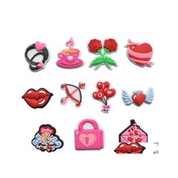 Piezas de zapatos Accesorios Amor Dibujos animados Croc Charms Agujero Jardín Flor Pvc Shoecharms Hebilla Pulsera de goma suave Pulsera Decoración DH7RW