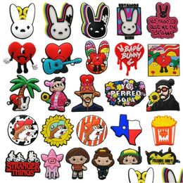 Accessoires voor schoenonderdelen Moq 50st Bad Bunny Texas Clog Charm 2D Soft Pvc Jibz Shoe Parts Charms Accessoires Trend Clog Buckles Decora Dhhda