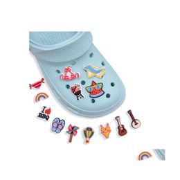 Pièces de chaussures Accessoires PVC Charms Shoecharms Boucle Mode Caoutchouc souple pour Croc Jibz Chaussures Instrument de musique Guitare Rainbo Dhzku