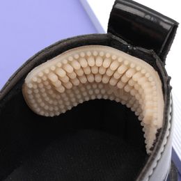 Schoenonderdelen accessoires siliconen hiel stickers hakken grip voor vrouwen mannen anti slip kussens niet -slip inzetstukken kussens voetverzorging beschermer 230817