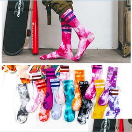 Pièces de chaussures Accessoires Chaussettes Teinture Hiphop Tube Coton Colorf Psychédélique Graffiti Cravate Drôle Skateboard Mignon Harajuku Mode Hommes Dhfic