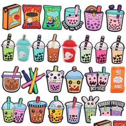 Pièces de chaussures Accessoires en gros 100pcs PVC Cartoon Bubble Milk Tea Ami Rabbit Drink Rainbow Sandals Charms Fit Tourneaux Orname Dhl5z