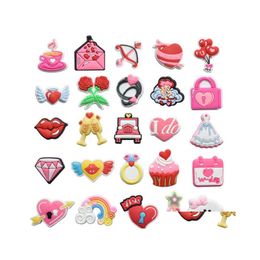 Pièces de chaussures Accessoires Vente en gros 100Pcs / Set Custom Pvc Charms Chaussures Croc Designer Shoecharms Décorations Drop Delivery Dh03O