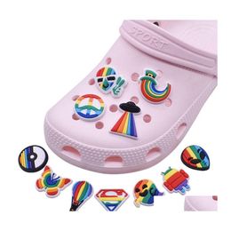 Schoenonderdelen accessoires groothandel regenboog croc charmes geschikt voor verstopping schoenen en polsbandje armbanddecoratie kinderen tiener ady feest gif dhqpw