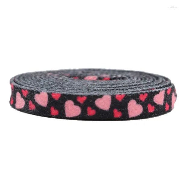 Pièces de chaussures Coolstring Top Quality Shoelaces Accessoires 8 mm Flat Black Red Heart Transfert Terre Impression Femmes Snaker Belle Rope pour couple