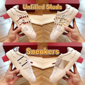 Hommes Femmes Chaussures de course de luxe Open Untitled Studs Sneaker Be My Red Studs Cuir métallisé ruthénium Talon Silver Band Mens Designer Sneakers Womens Fashion Trainer