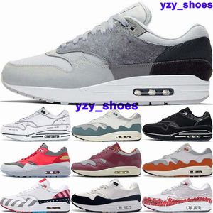 Chaussures 1 87 Baskets Max Femmes AirMax1 Hommes Air Formateurs Taille 12 Casual Clot Us 12 Parra Runnings Schuhe Eur 46 Youth White London US12 One Patta Waves 7438 Chaussures