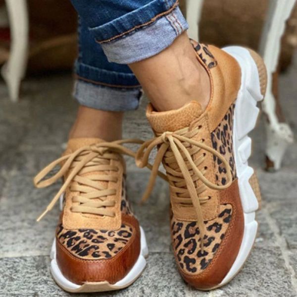 Chaussures 2022 Femmes Automne Leopard Sneakers épaissolets Centant des chaussures de sport laceup dames décontractées