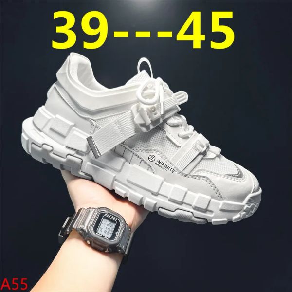 Chaussures 2023 Printemps et automne Nouveau homme de sport coréen Chaussures Fashion Chaussures Étudiant Chaussures décontractées Chaussures de sport extérieur Men Size45