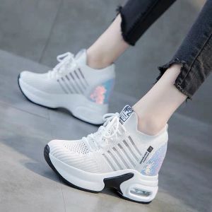 Chaussures Aircushoned Sneakers pour femmes Running Wedge Platform Plateforme Trainers White Glitter Fly Fly Tishant Breathable Ladies's Casual Shoe
