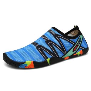 Chaussures aqua chaussures anti-aslip nuit pieds nus chaussures de plage masculins de plage d'été baskets de marche de la mer rapide des pantoufles de natation Nouveau