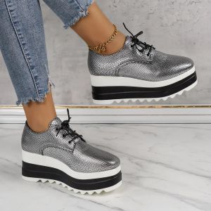 Schoenen herfst nieuwe dames sneakers 2023 mode veter -ronde teen platformschoenen voor vrouwen outdoor plus size wig casual wandelschoenen