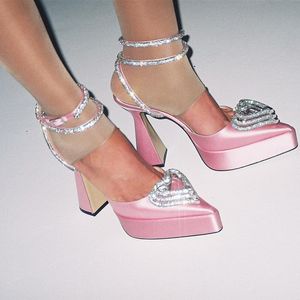 Chaussures Bingbing Love Diamond Shoes Bowtie Strass décoration Sandales Designerplatform Slingbacks 12,5 cm de haut Rome mode femme 35-42 240229