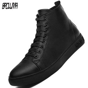 Chaussures Marque Chaussures décontractées pour hommes de haute qualité Boots de cheville masculine Hiphop Hommes Mocasins Chaussures Bottes de moto de l'homme imperméable