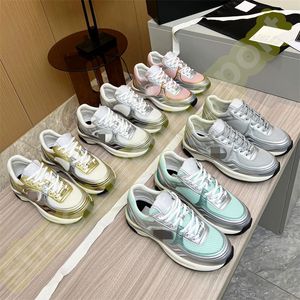 Chaussures Channe Chaussures Designer Femmes décontractés Outdoor Running Reflective Sneakers Reflective Suede Leather et Men Trainers Fashion Derma 2024 P58