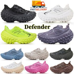 Schoenen Designer Defender Sneaker Schoenen met extreem loopvlak Rubberen banden Sneakers Zwart Wit Legergroen Grijs Roze Zool Dames Heren Sport 240311