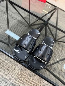 CHAUSSURES haut de marque version faite à la main personnalisé V02 Hua-Tino décontracté mode plage été pantoufles pour hommes