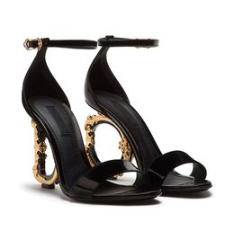 Chaussures robe luxury été keira brevet cuir femme sandales noires talons blancs talons pop en carbone gorn