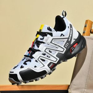 Chaussures pour hommes Sneakers en cuir étanche alpinique de camping chaussures de randonnée épaisses semelles confortables chaussures de course 240430