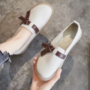 Chaussures authentine en cuir chaussures plats 2022 Nouvelle plateforme de mode Femmes Blancs Blancs Summer Classic Nurse Chaussures Ladies en cuir appartements