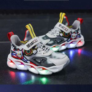 Chaussures Chaussures LED Toddler Kids Cartoon Ultraman Light Air Mesh Sport Chaussures Soft Bottom Bottomable Sneakers