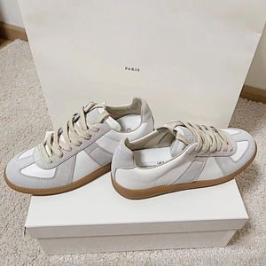 Chaussures Maisons Casual Margiela Running Shoes reproden Sneaker Suede Womans Mens Black White Sneakers Flat Talon Designer Run Runner Runner Trainer Outdoor Sports Shoe
