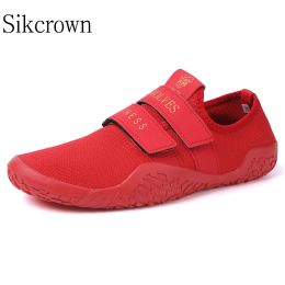 Chaussures hommes Trainers Fraints Chaussures Red Sneakers Sports Indoor Squat Training Fitness Chaussures pour courir le poids de lutte yoga 3546