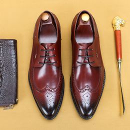 Chaussures hommes Laçage de laçage de mariage italien en cuir authentique Brogue de chaussures oxford rouges